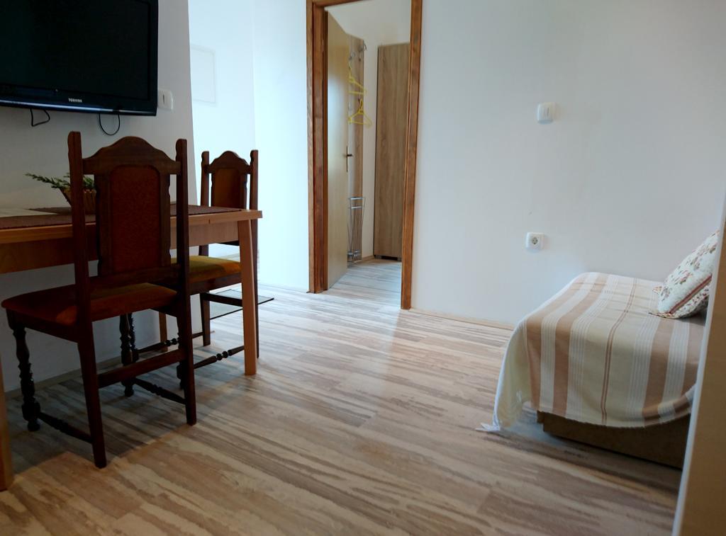 Apartment Cvijanovic Плоче Екстериор снимка